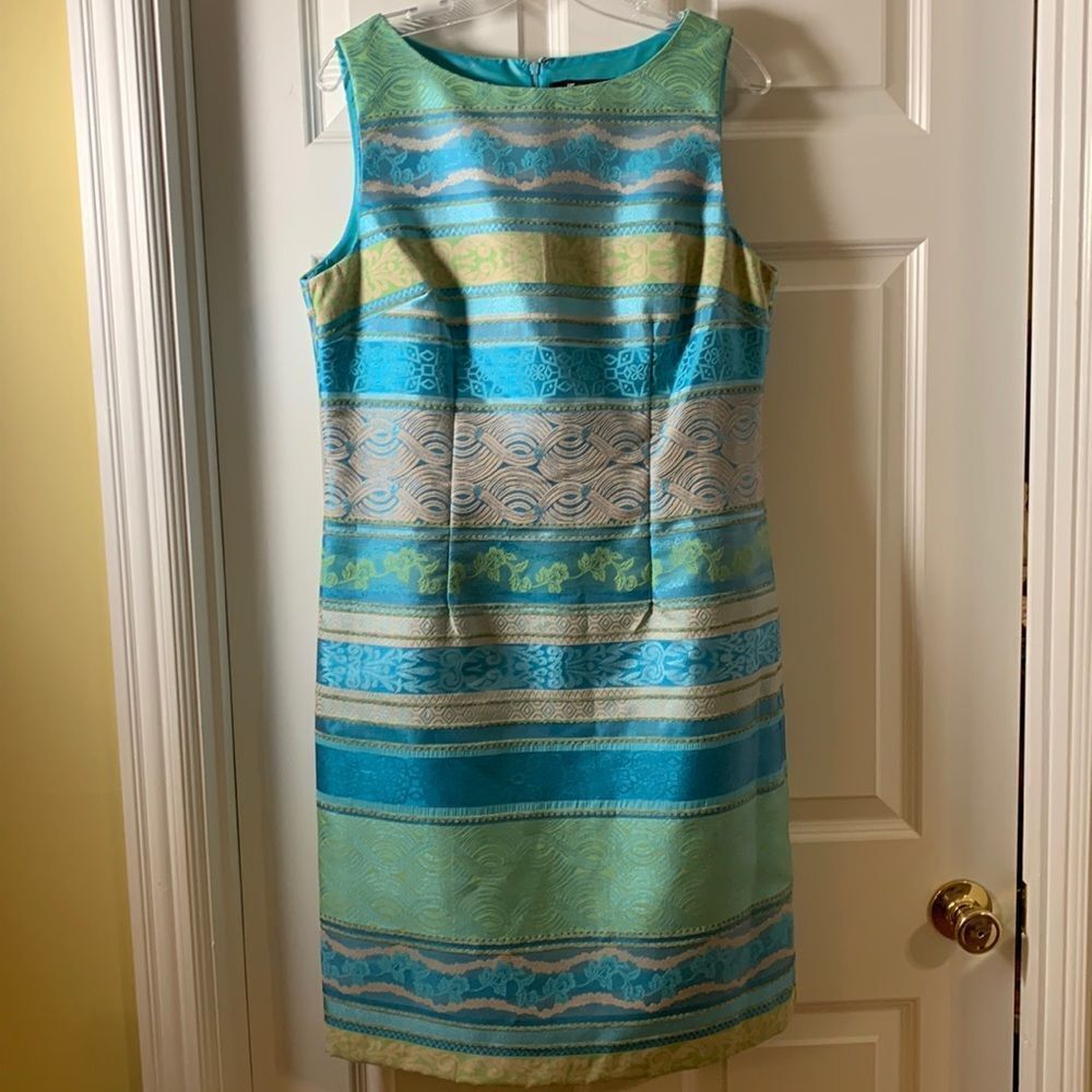 Leslie Fay size 12 sleeveless dress.